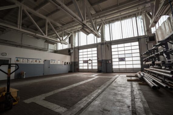 Betriebsstätte, Werkstatt oder Produktionshalle in Cottbus zu vermieten